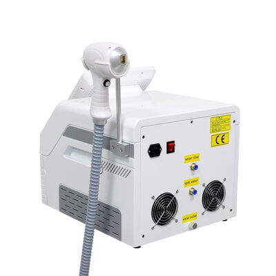 Tragbares, schmerzloses 808-Laser-Haarentfernungsgerät 2 in 1 Diodenlaser-Haarentfernungs-Picosekunden-Gerät