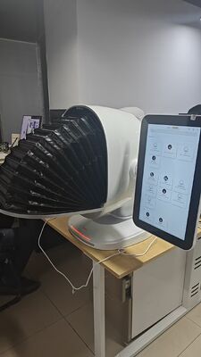 Hautanalyse-Vollgesichtsscanner mit 36 ​​Millionen Bildelementen, Spot-Feuchtigkeitsdetektor, Gesichtsscanner, UV-Hautdiagnose, geeignet für alle Hauttöne