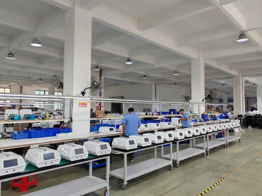 Tragbare zweigriffige Multifunktionsschönheitsmaschine Plasma-Fusion Aknebehandlung, Pigmentierungsabblendung und Hautreparatur Schönheitsmaschine